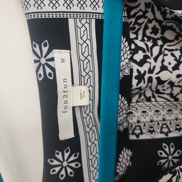 Navy & greyish/beige Short sleeve blouse FUN2FUN sz M - Picture 2 of 6